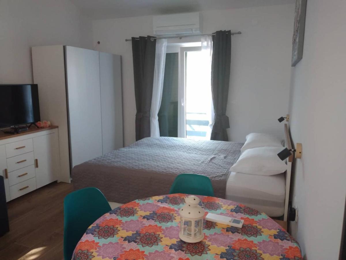 Apartmani Luni Премантура Екстериор снимка